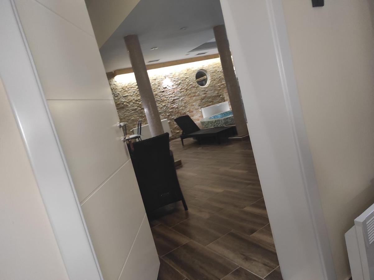 V & V Villa Lalince Екстер'єр фото