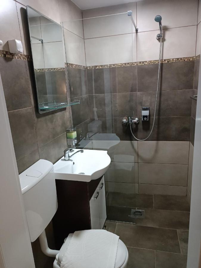 V & V Villa Lalince Екстер'єр фото