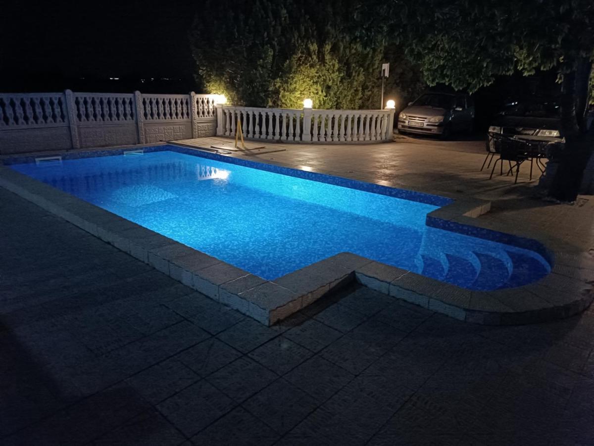 V & V Villa Lalince Екстер'єр фото