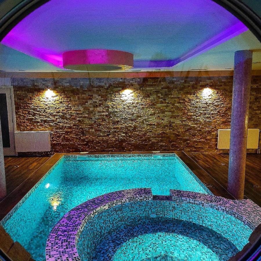 V & V Villa Lalince Екстер'єр фото