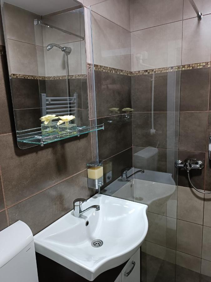 V & V Villa Lalince Екстер'єр фото