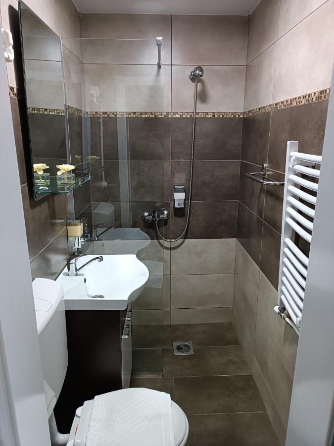 V & V Villa Lalince Екстер'єр фото