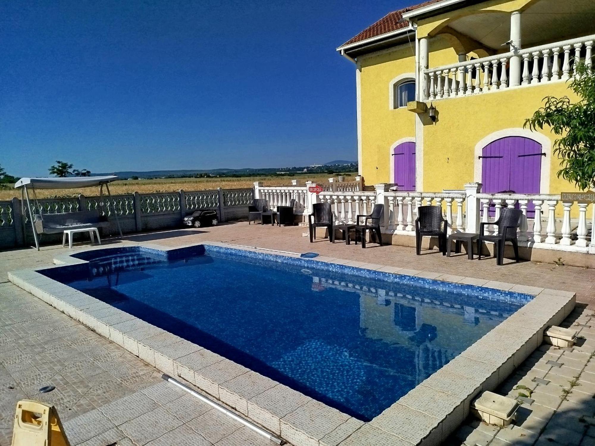 V & V Villa Lalince Екстер'єр фото