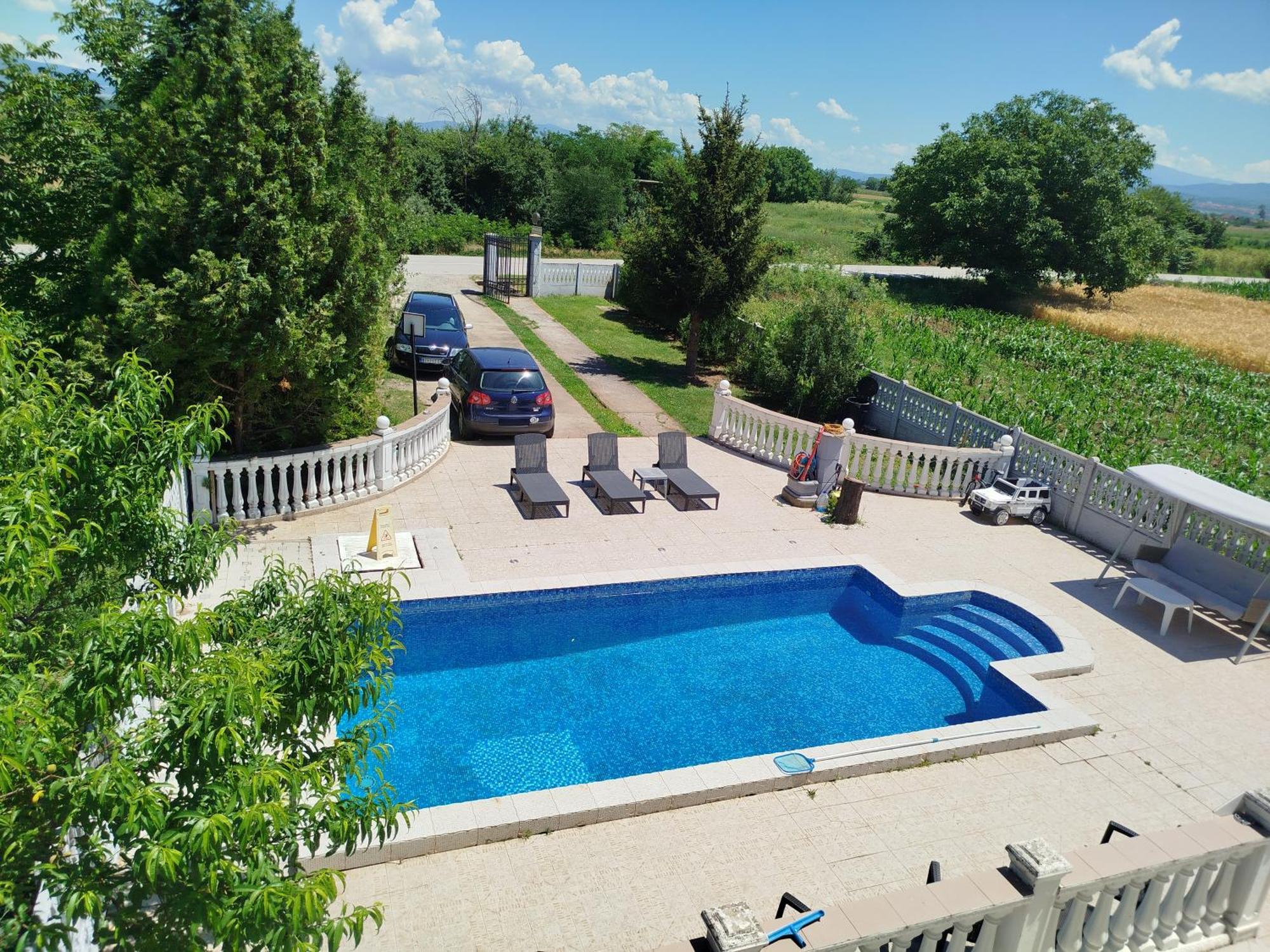 V & V Villa Lalince Екстер'єр фото